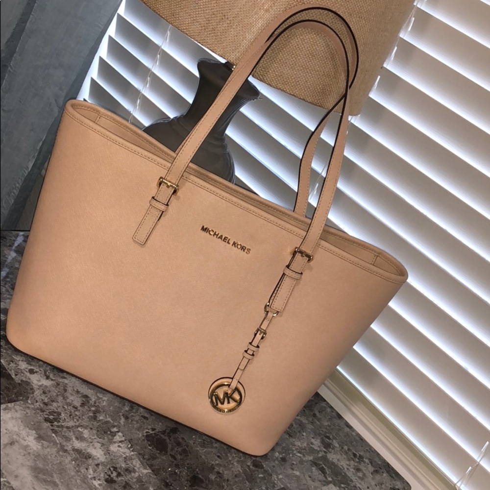 BRAND NEW MK PURSE!!!